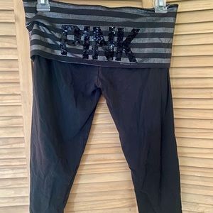 Victorias Secret PINK crop yoga pants! Sm